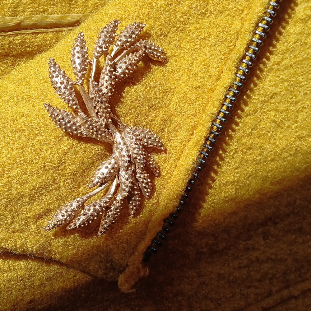 Gold Leaf Branch Brooch - Textured Vintage Style 1963  By SARAH COVENTRY - Picture 2 of 5